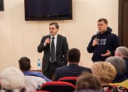 Конструктивный и откровенный диалог: с горожанами встретились главы Мурманска