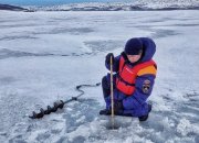 Измерили лед на популярных водоемах Мурманской области