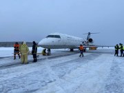 Самолет выкатился за пределы взлетно-посадочной полосы в аэропорту Мурманска