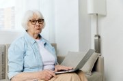Минус 2 млн: 79-летняя ковдорчанка решила разбогатеть на инвестициях в интернете