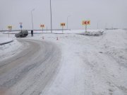 Перевернулась машина при развороте на «ленинградке» в Мурманске