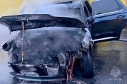 Обгорел кроссовер ранним утром в Североморске