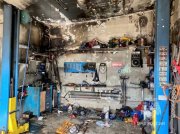 Обгорел автосервис в Больничном городке Мурманска