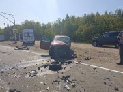 Лобовое ДТП: водителя и пассажира иномарки увезли в больницу в Кольском районе