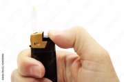 На дне рождения угрожал поджечь приятеля парень в Кандалакше