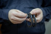 Разрезал ножом бедро другу житель Заполярного