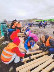 Деревянный настил начали укладывать в природном парке «Териберка»