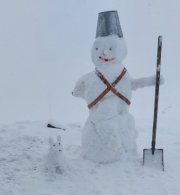 Снеговиков уже лепят в Хибинах