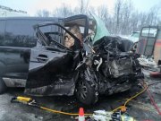 Погибла пассажир микроавтобуса и 8 человек пострадали в ДТП на печенгской трассе