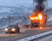 Самосвал загорелся на мурманской «Ленинградке» 