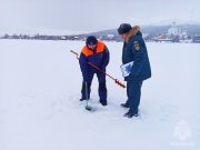 МЧС: как распознать коварный лёд в Мурманской области  
