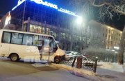 Подробности ДТП с маршруткой: ее «подрезала» иномарка в Мурманске