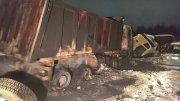 Обгорели колеса самосвала в Коле