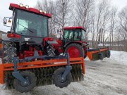 Два новых трактора поступили на службу мурманским дорожникам