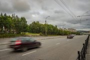 4 раза перевернулся «Фольксваген» посреди улицы в Полярных Зорях 