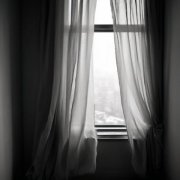 Тело мужчины нашли на крыше «Пятерочки» в Мурманске