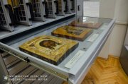 Климатическую витрину для страринной иконы установили в Художественном музее Мурманска