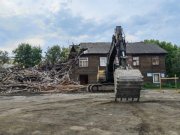 Разрушена эпохальная «деревяшка» на Профсоюзов