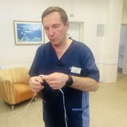 Впервые трансплантировали искусственные связки нового поколения в колено в Мурманске