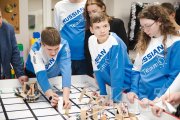 <p><img src="https://novosti-murmanskoy-oblasti.ru/uploads/posts/2024-12/1735286794_klhyj2xb9zo.jpg" alt="" />Две команды мончегорских школьников, увлеченных робототехникой, победили в международных соревнованиях юных инженеров-конструкторов PowerTech 2024 на Тайване. Об этом пишет &laquo;Kn51 &mdash; Мончегорск, Никель, Заполярный. Новости&raquo;.</p>
<p><br />У юных изобретателей из Мончегорска &mdash; сразу две высшие награды соревнований.</p>
<p><br />Так, одним из победителем стала команда &laquo;Round Cubes&raquo; в составе мончегорцев Вероники Жихаревой, Романа Лоскутова и Тимура Широкова. Они стали лучшими в в эстафете, где требовалось из одного и того же набора деталей собрать три разные модели. Для этого школьникам предстояло использовать даже ручной лобзик и механическую дрель.<br /><br />Вторая мончегорская команда в составе Савелия Кудрявцева, Артема Обухова и Марка Гнибеды одержала победу в состязании по сбору модели IoT, требующей не только инженерных навыков, но и знаний в области программирования.<br /><br /><em>Фото: https://vk.com/izdaniekn51</em></p>