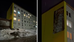 <p>В республике Башкортостан задержали подозреваемого в убийстве человека, скелетированные останки которого нашли дне Мотовского залива Мурманской области. Оказалось, что они принадлежат мужчине, который с 2016 года числился пропавшим без вести. Его костные останки обнаружил дайвер в сентябре 2024 года, сообщили в СУ СК России по Мурманской области.</p>
<p><i>— По версии следствия, в 2016 году обвиняемый, находясь на рыбалке в акватории Мотовского залива на территории ЗАТО город Заозёрск, в ходе конфликта со своим знакомым 1972 года рождения нанес последнему несколько ударов ножом, от которых потерпевший скончался. В целях сокрытия тела мужчины фигурант привязал к его ноге груз и бросил в залив, — уточнили в ведомстве.</i></p>
<p>Следственным отделом по ЗАТО Мурманской области обвинение в убийстве предъявлено жителю республики Башкортостан 1983 года рождения, который покинул Мурманскую область несколько лет назад.</p>
<p>
<div id="yandex_rtb_R-A-12070551-1"></div>
<script>
window.yaContextCb.push(() => {
Ya.Context.AdvManager.render({
"blockId": "R-A-12070551-1",
"renderTo": "yandex_rtb_R-A-12070551-1"
})
})
</script>
</p>
<p>Личности потерпевшего и предполагаемого преступника, а также обстоятельства убийства удалось установить благодаря молекулярно-генетическим судебным экспертизам, допросам свидетелей и анализу материалов о безвестно пропавших лицах.</p>
<p>Отмечается, что фигурант установлен и задержан на территории республики Башкортостан. По ходатайству следствия межрайонным судом республики его заключили под стражу.</p>
<p>
<div id="yandex_rtb_R-A-12070551-4"></div>
<script>
window.yaContextCb.push(() => {
Ya.Context.AdvManager.render({
"blockId": "R-A-12070551-4",
"renderTo": "yandex_rtb_R-A-12070551-4"
})
})
</script>
</p>
<p><i>Фото: https://t.me/su_skr51</i></p>
