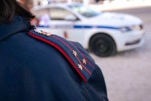 <p>В Мурманской области продолжается учебно-тренировочный сбор по применению техники повышенной проходимости. В центре Хибин спасателей поприветствовал советник Главы МЧС России Даниил Мартынов.<br /><span style="font-size: 14pt;"><em>&mdash; От каждого из вас зависит дальнейшее развитие снегоходного направления в министерстве. Мы обязаны с вами своими руками, своими силами и потом создать мощную инструкторскую снегоходную школу МЧС России, &mdash; отметил Даниил Мартынов.</em></span><br />Советник Главы МЧС ознакомился с работой дежурной смены на контрольно-спасательном посту Куэльпорр. Эта точка находится в горах. Пост играет ключевую роль в обеспечении безопасности туристов. Спасатели провели теоретические и практические занятия по оказанию первой медицинской помощи.</p>
<p><em>Фото: ГУ МЧС России по МО</em></p>