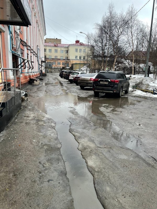 Фото из машины на дорогу. Вести мурманск новости сегодня. Мурманск помойка. Дтп мурманская область за последние сутки. Машины для севера.