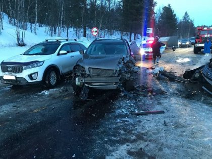 3 автомобиля всмятку недалеко от Туломы