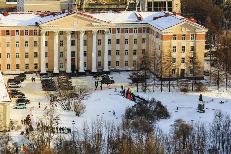 На увеличение зарплаты бюджетникам направят 4,2 млрд рублей в Мурманской области