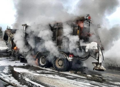 Сгорела автопосыпалка под Оленегорском