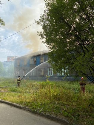 Серьезный пожар на Невского – перекрыта целая улица