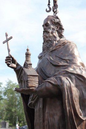 Памятник святому Феодориту Кольскому установили в Кандалакше