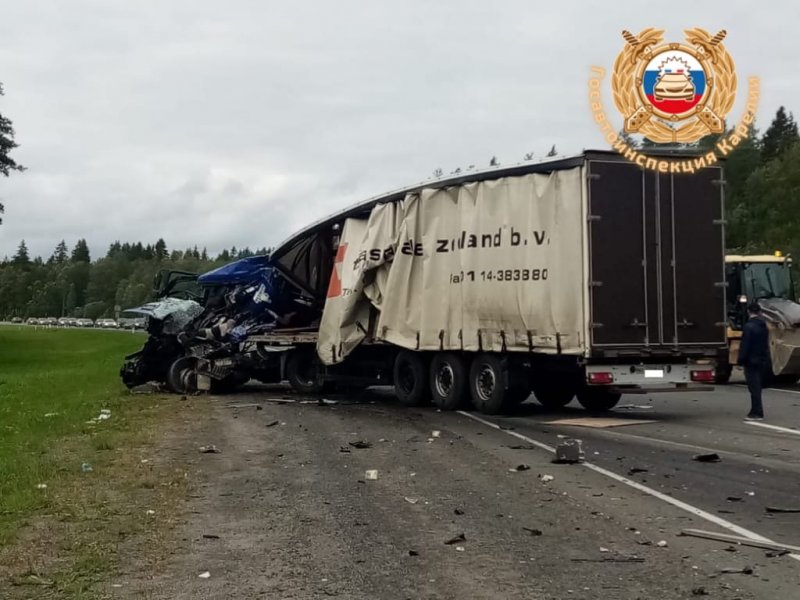 Погиб в аварии дальнобойщик из Мурманской области