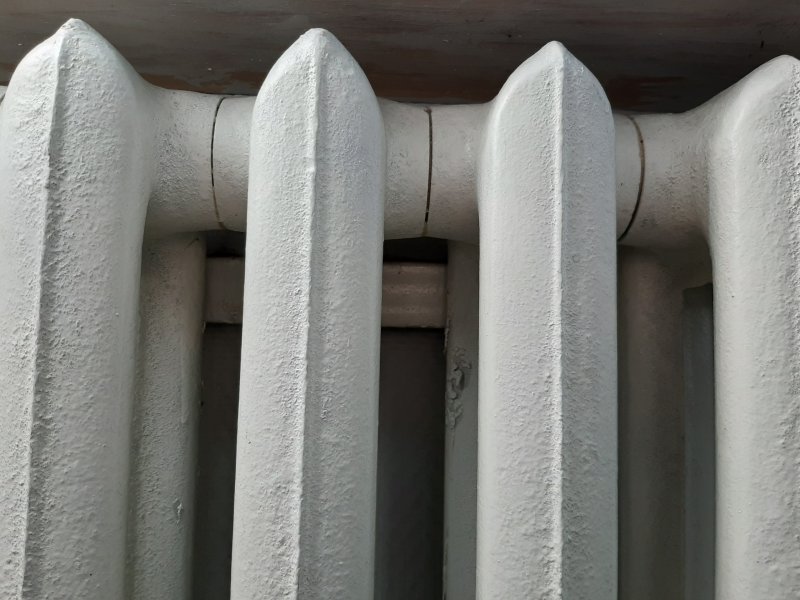 Почему в квартирах северян до сих пор холодно?