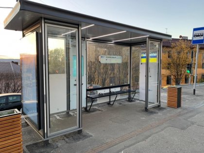 Теплой стала "умная" остановка в Мурманске