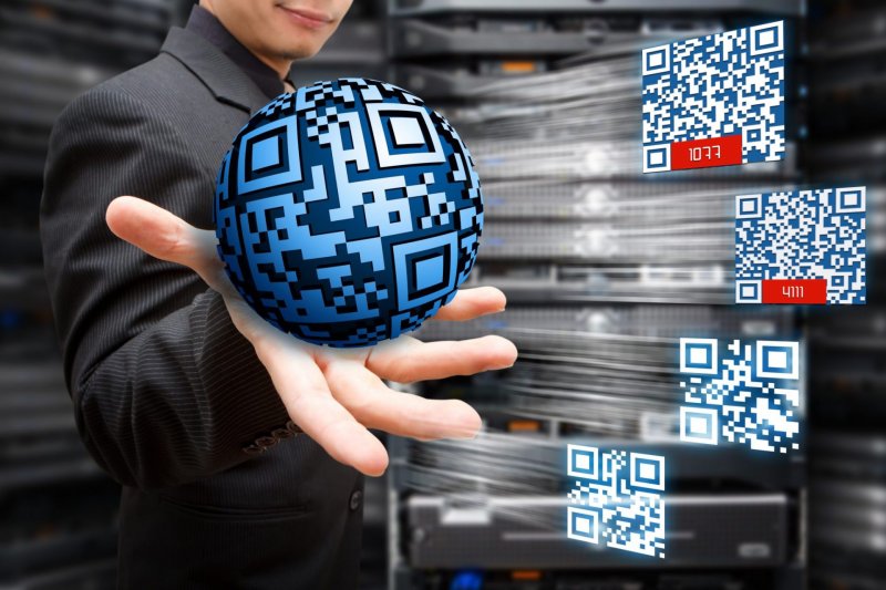 Новый квест – показать QR-код в каждом отделе ТЦ Мурманска