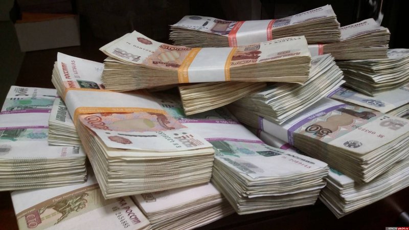 За растрату 26 миллионов 4 года колонии получила банкирша в Мурманске