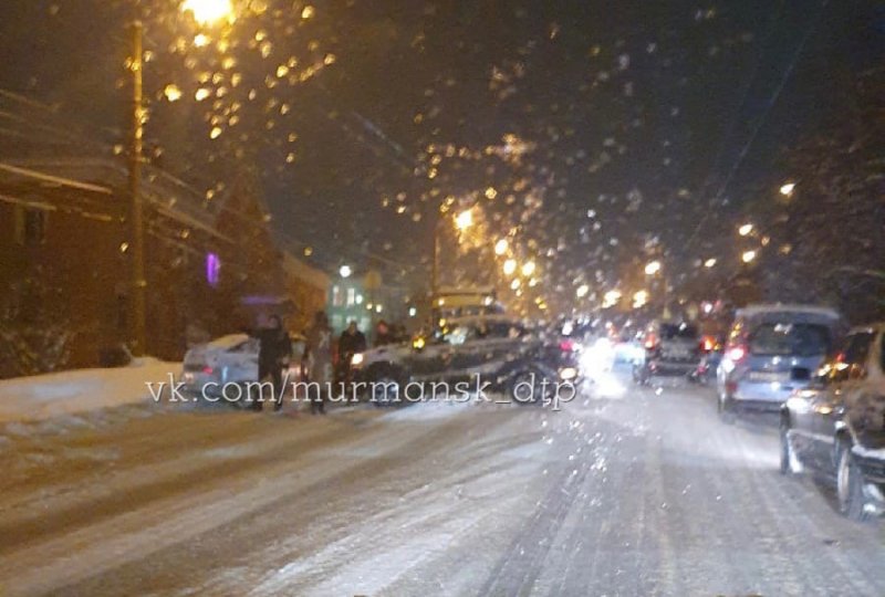Заблокировала дорогу авария в Мурманске