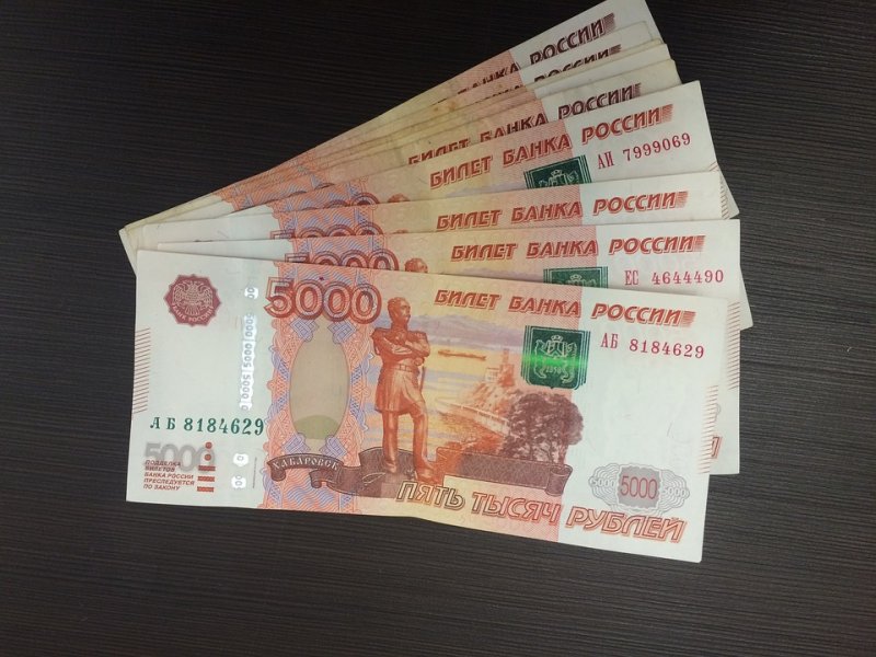 За кражу 400 тысяч из кассы бывший сотрудник компании ответит перед судом