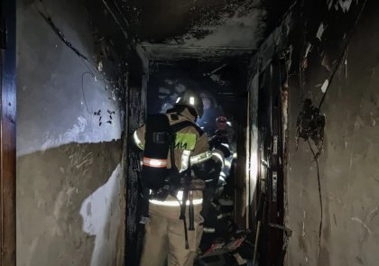 Одного спасли и двух человек эвакуировали при пожаре в пятиэтажке в Мурманске
