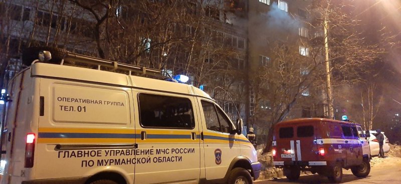 Тушили пожар в высотке в Североморске