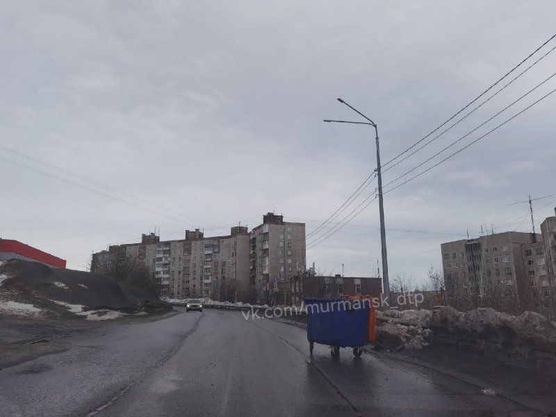 &quot;Возомнил&quot; себя машиной мусорный бак в Мурманске