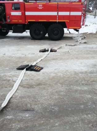 Из-за пожара в подвале эвакуировали жильцов дома в Ковдоре