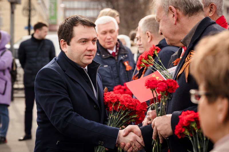 Минутой молчания почтили память героев в Мурманске