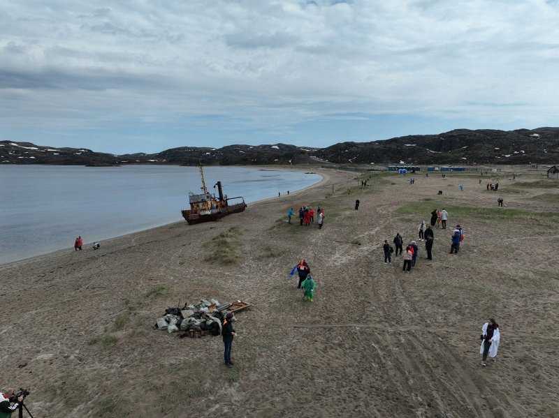 Тысячу мешков мусора собрали на субботнике в Териберке