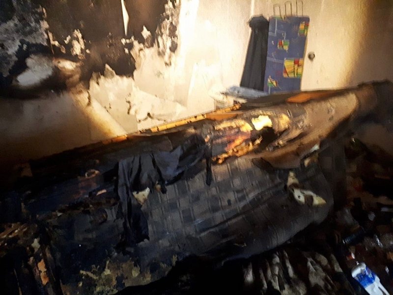Отравился угарным газом хозяин горящей квартиры в Заполярном
