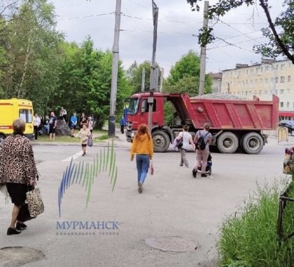 Самосвал сбил пешехода в Мурманске