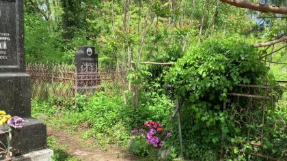 Разграбили могилу и вынули покойника на городском кладбище Мурманска