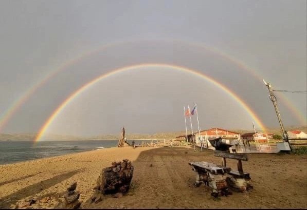 Двойная радуга разукрасила небо над Териберкой