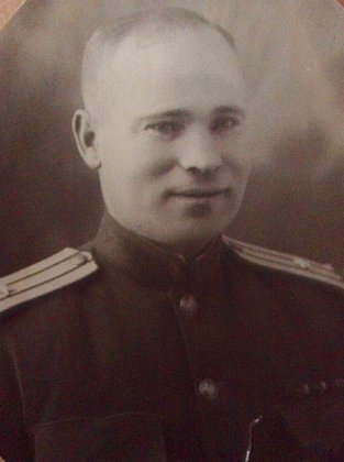 215 фото участников Великой Отечественной войны собрано для «Стены Памяти» в Кировске